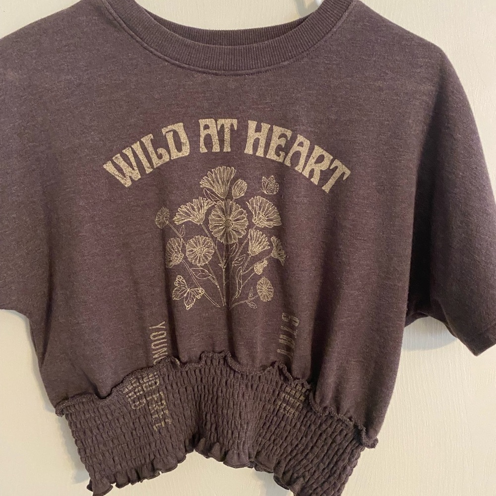Cleo +Wolf  Women's Brown Graphic Crop Top - Picture 2 of 6